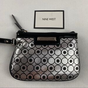 Nine West Clutch Silver Black